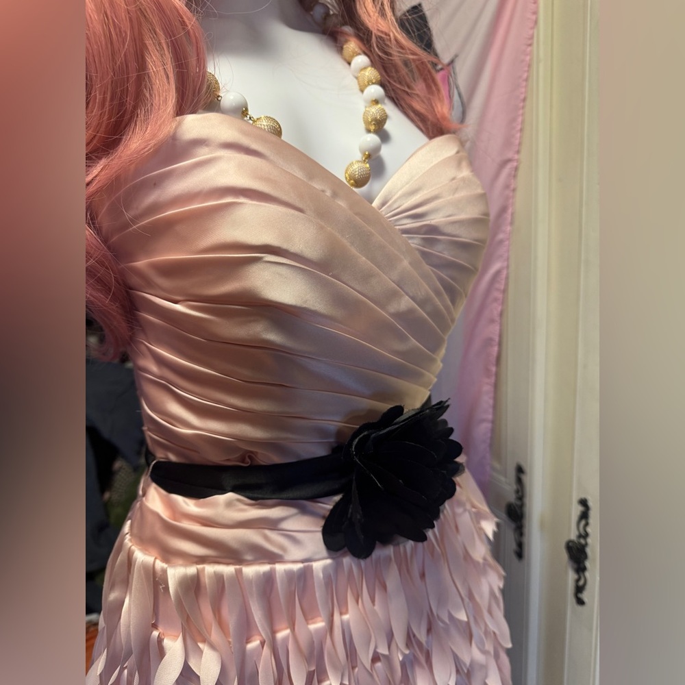 Clarisse pastel pink strapless ‘feathered’ cocktail dress - Picture 4 of 16